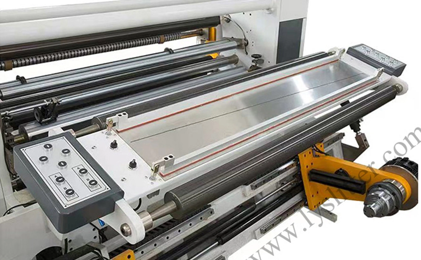 Application of HCH3-1600A High Speed Slitting Machine with Friction Shaft