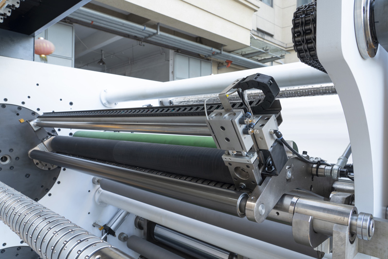 PRO SERIES Four-Axis Turret Slitting Rewinding Machine