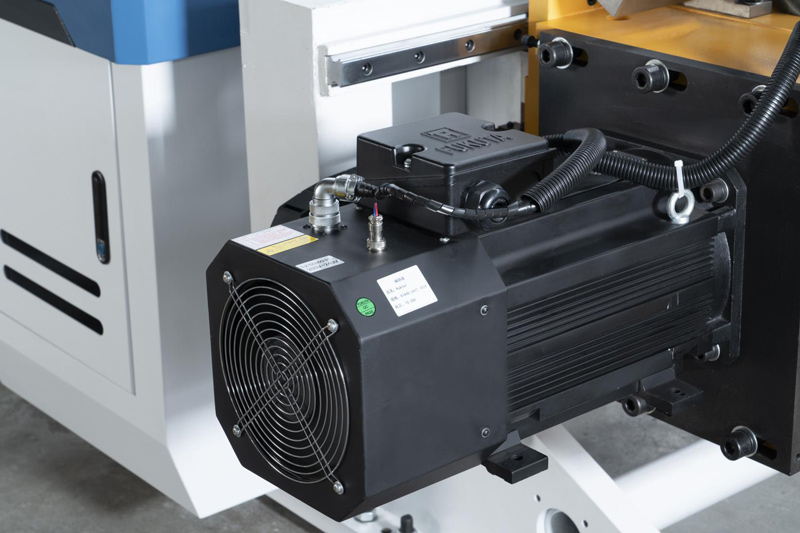 PLUS SERIES High Speed Jumbo Roll Slitting Machine
